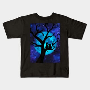 Cat and owl enjoying the moonlight Kids T-Shirt